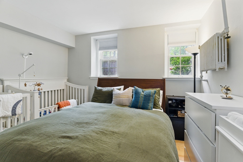 1 bed, 1 bath apartment for rent at 240 Brattle St Unit 1, West Cambridge — photo 11 of 16