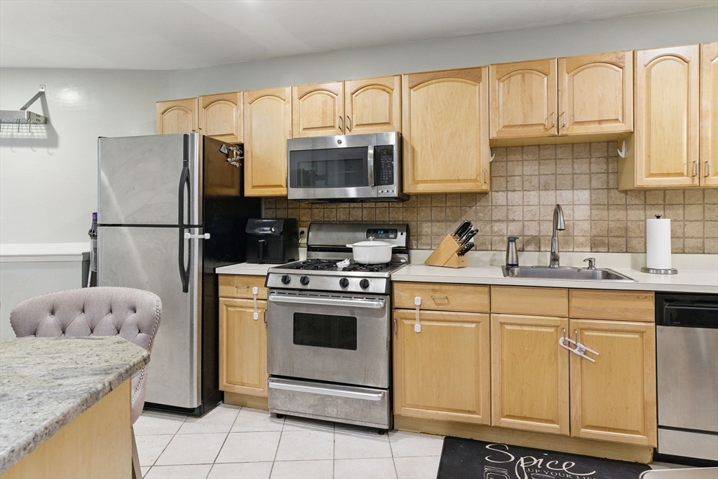 1 bed, 1 bath apartment for rent at 240 Brattle St Unit 1, West Cambridge — photo 6 of 16