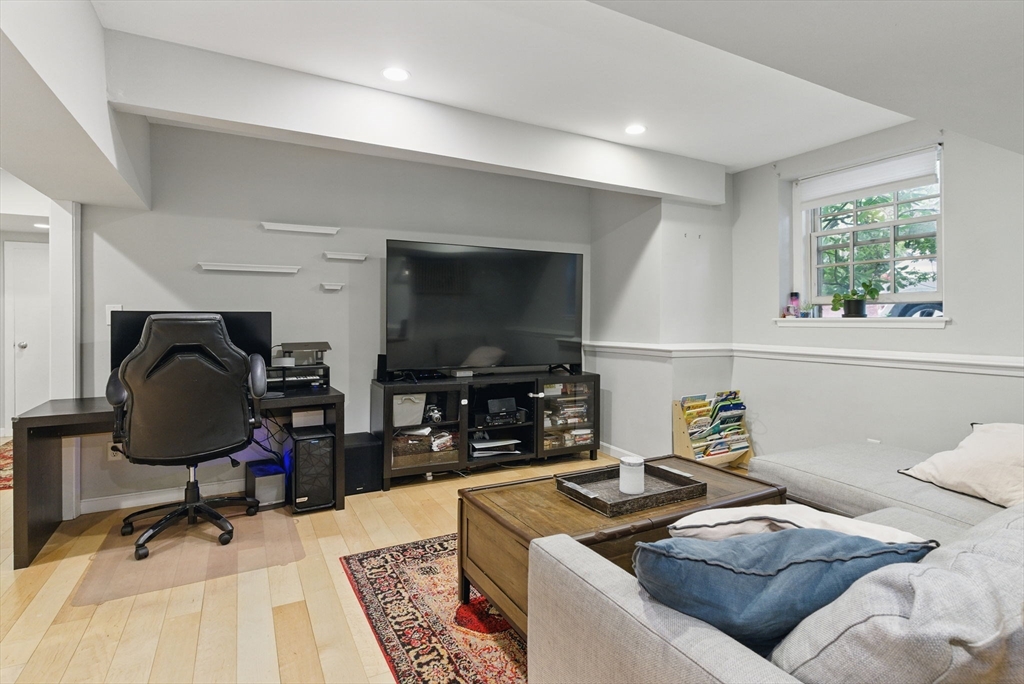 1 bed, 1 bath apartment for rent at 240 Brattle St Unit 1, West Cambridge — photo 4 of 16