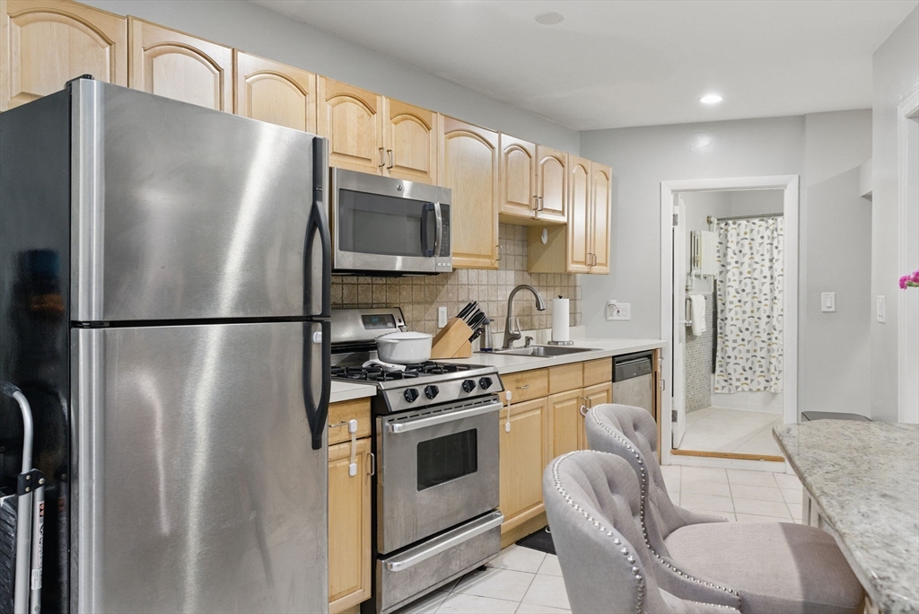 1 bed, 1 bath apartment for rent at 240 Brattle St Unit 1, West Cambridge — photo 8 of 16