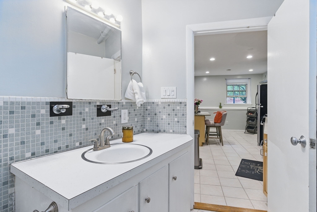1 bed, 1 bath apartment for rent at 240 Brattle St Unit 1, West Cambridge — photo 14 of 16