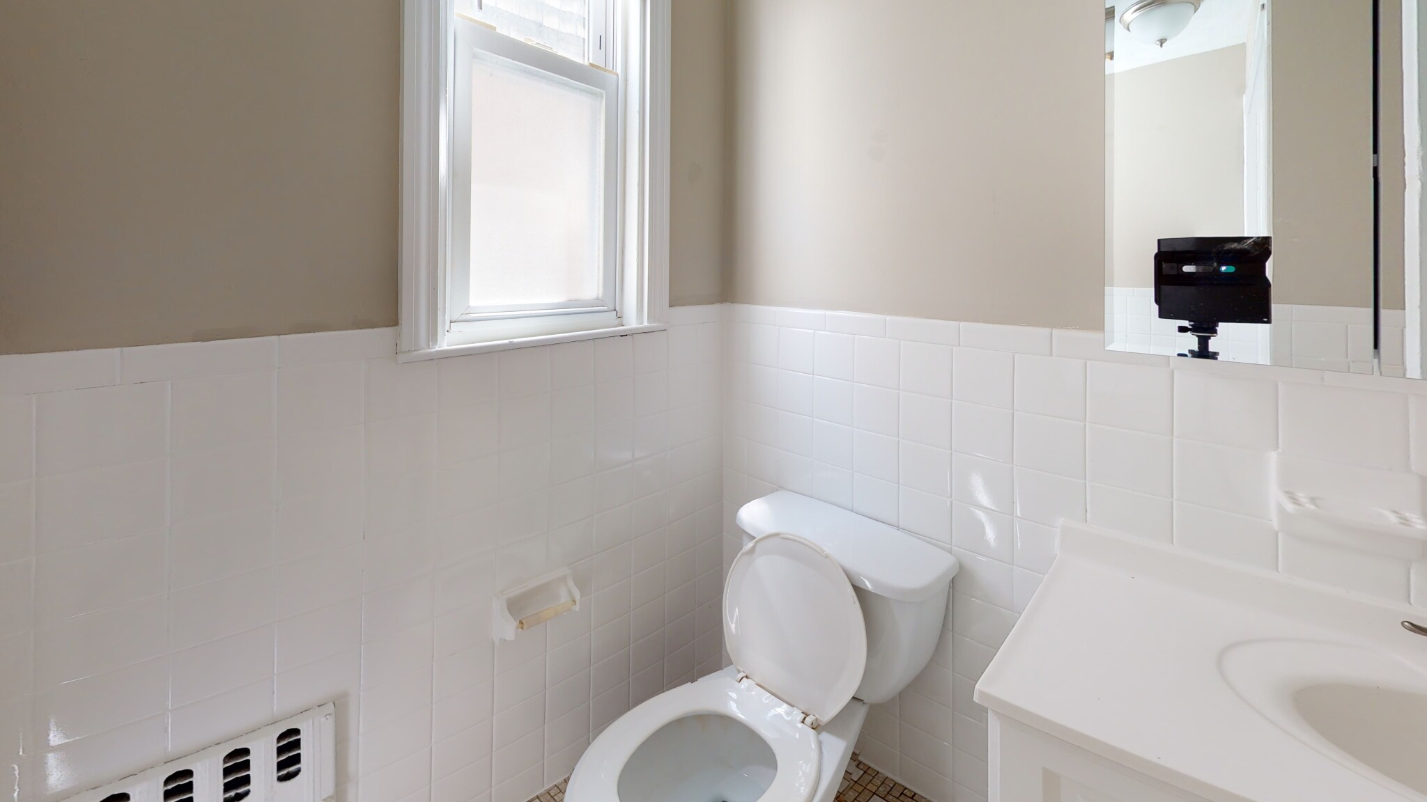 2 bed, 1 bath apartment for rent at 240 Cypress St Unit 1, Brookline — photo 8 of 9