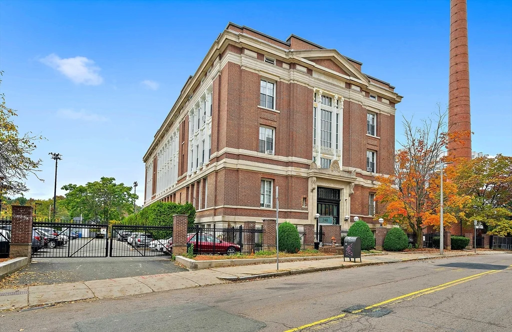 2 bed, 1.5 bath apartment for rent at 240 Heath St Unit P20, Jamaica Plain — photo 18 of 21