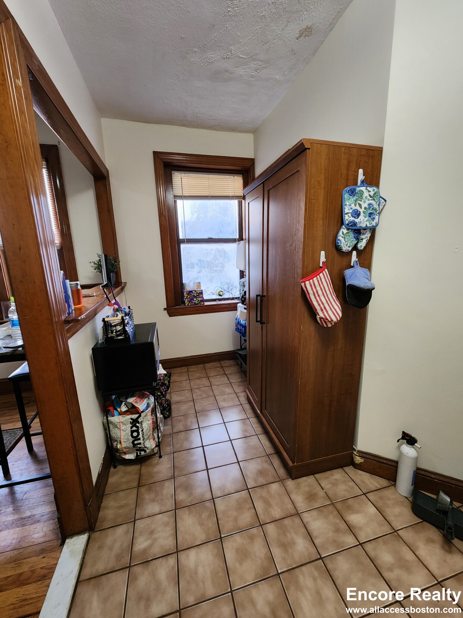 2 bed, 1 bath apartment for rent at 240 Kelton St Unit 12, Brighton — photo 2 of 18