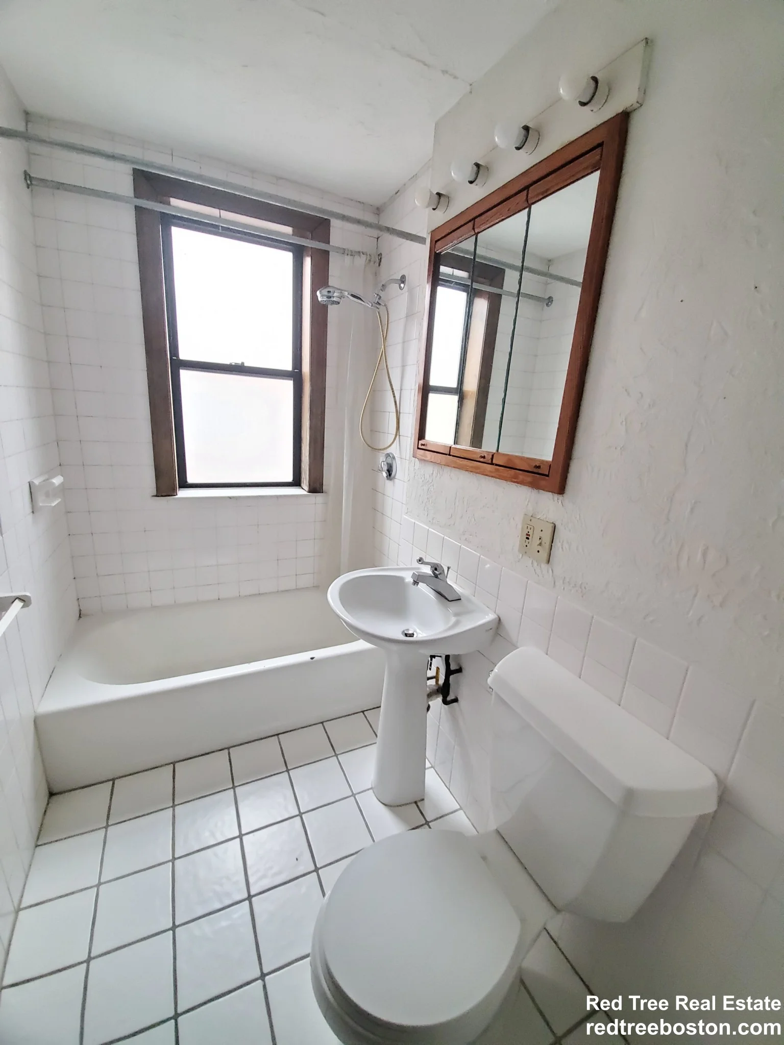 1.5 bed, 1 bath apartment for rent at 240 Kelton St Unit 4, Brighton — photo 9 of 10