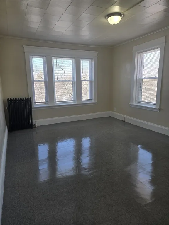 2 bed, 1 bath apartment for rent at 240 Locust St Unit 4L, Springfield — photo 2 of 12
