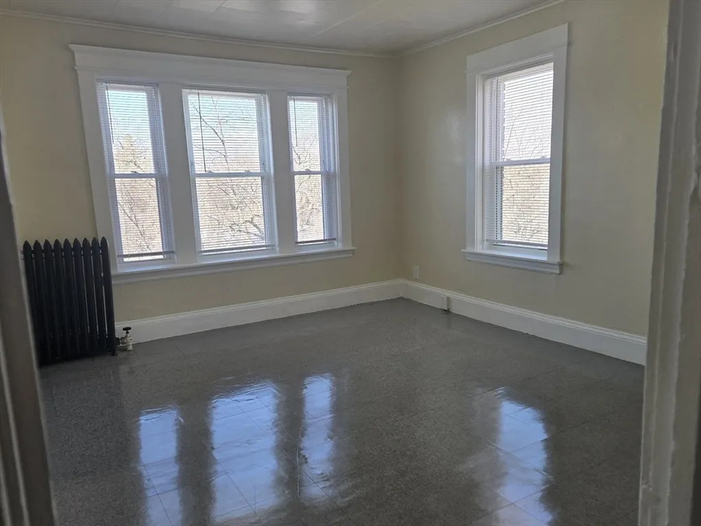 2 bed, 1 bath apartment for rent at 240 Locust St Unit 4L, Springfield — photo 3 of 12