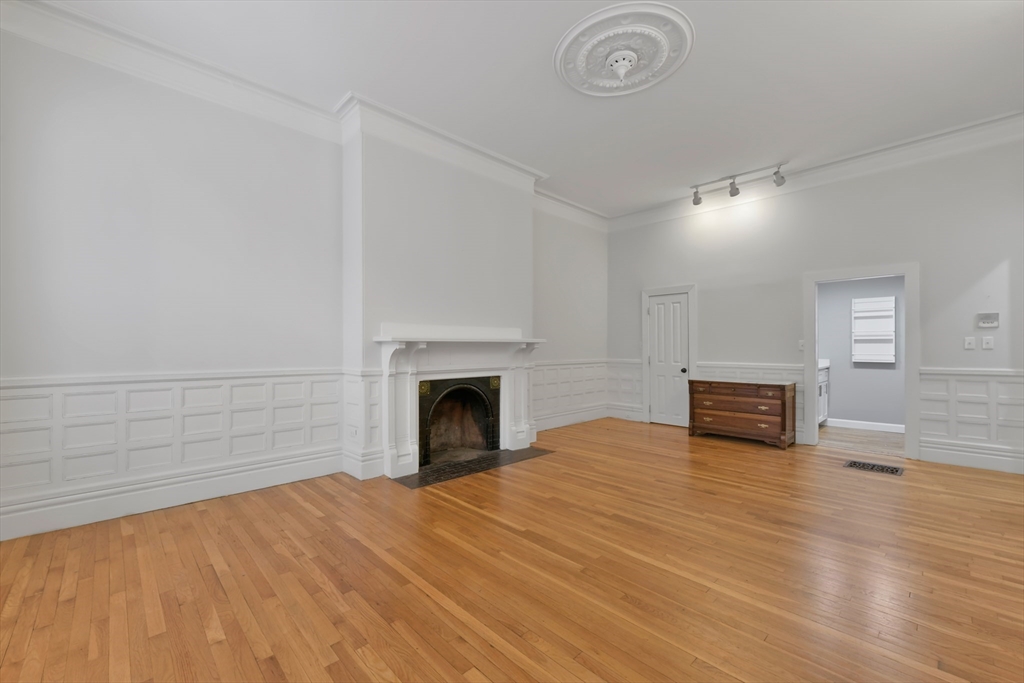 1 bed, 1 bath apartment for rent at 240 Marlborough St Unit 4, Back Bay — photo 3 of 6