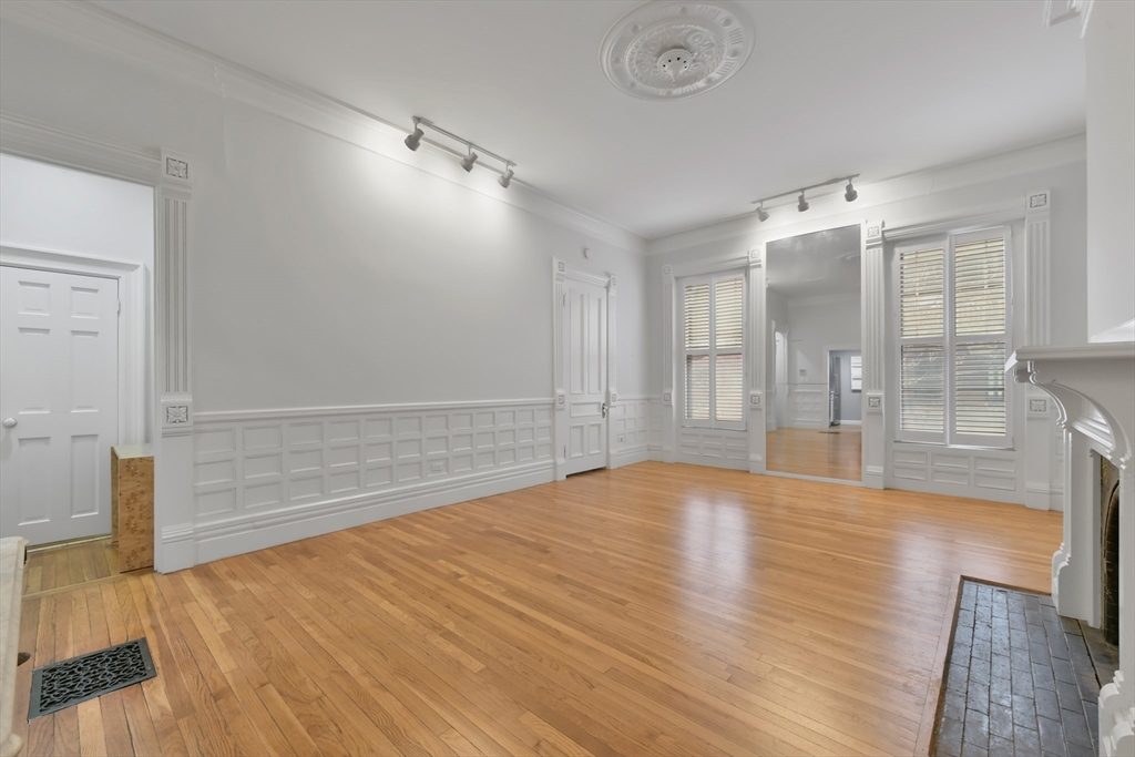 1 bed, 1 bath apartment for rent at 240 Marlborough St Unit 4, Back Bay — photo 2 of 6
