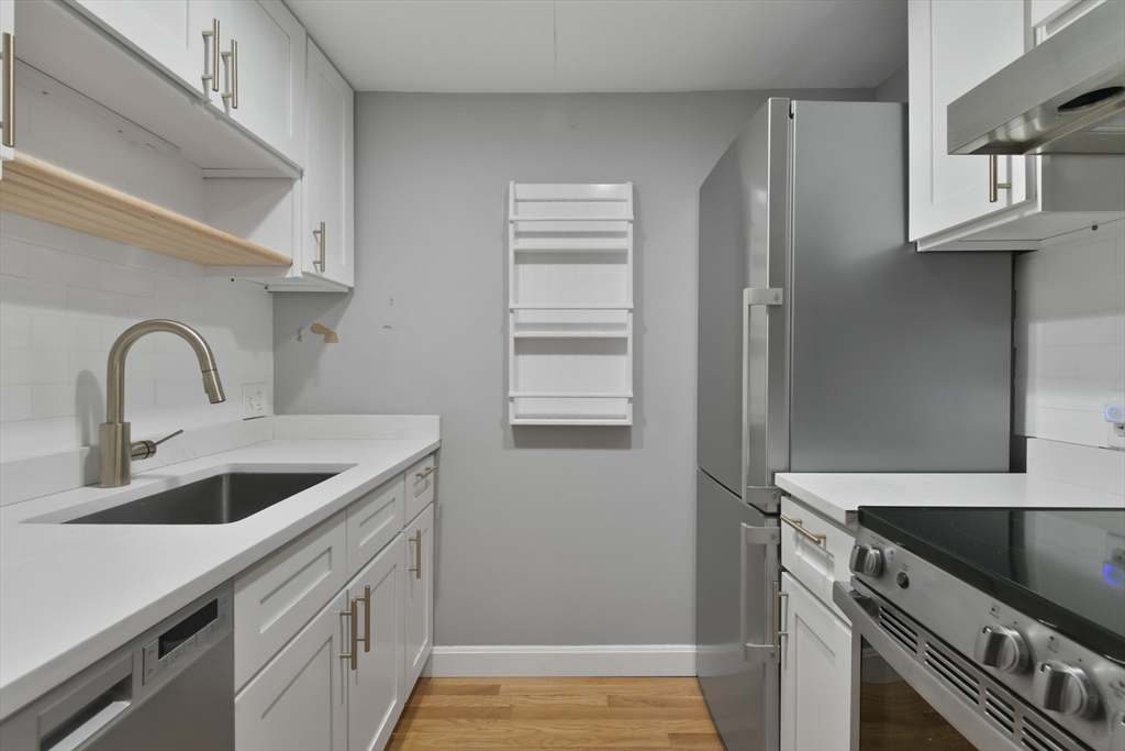 1 bed, 1 bath apartment for rent at 240 Marlborough St Unit 4, Back Bay — photo 4 of 6