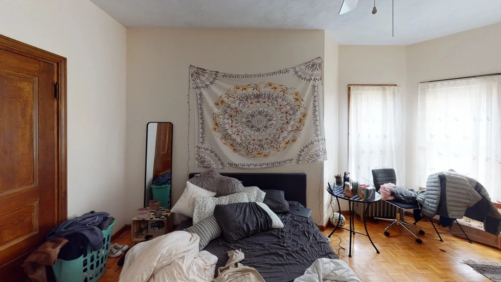 3 bed, 1 bath apartment for rent at 240 School St Unit 1, Winter Hill — photo 5 of 12