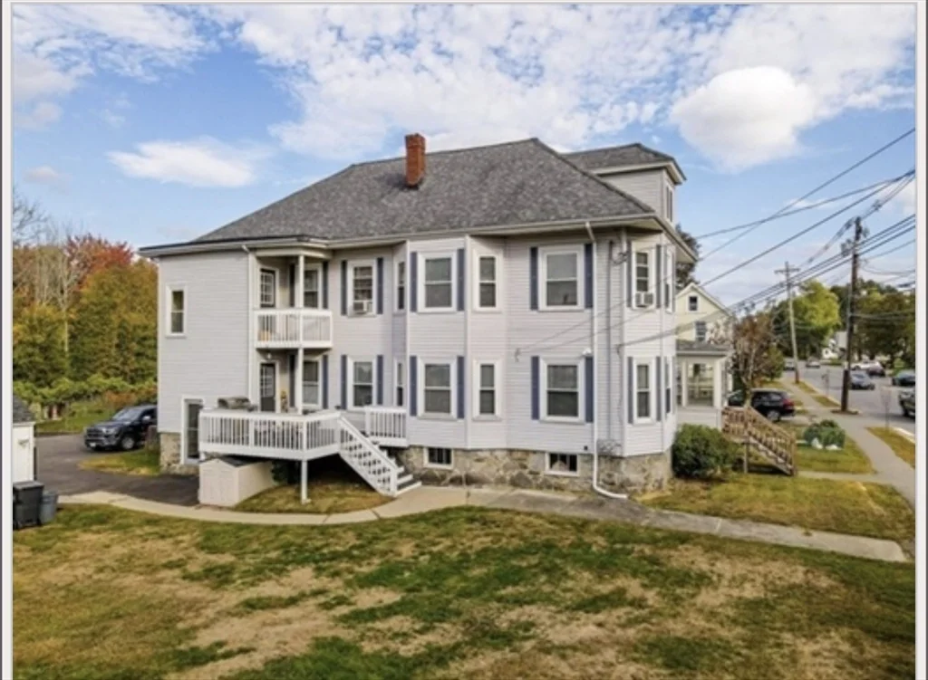 3 bed, 1 bath apartment for rent at 241-243 Broadway Unit 1, Haverhill — photo 1 of 12