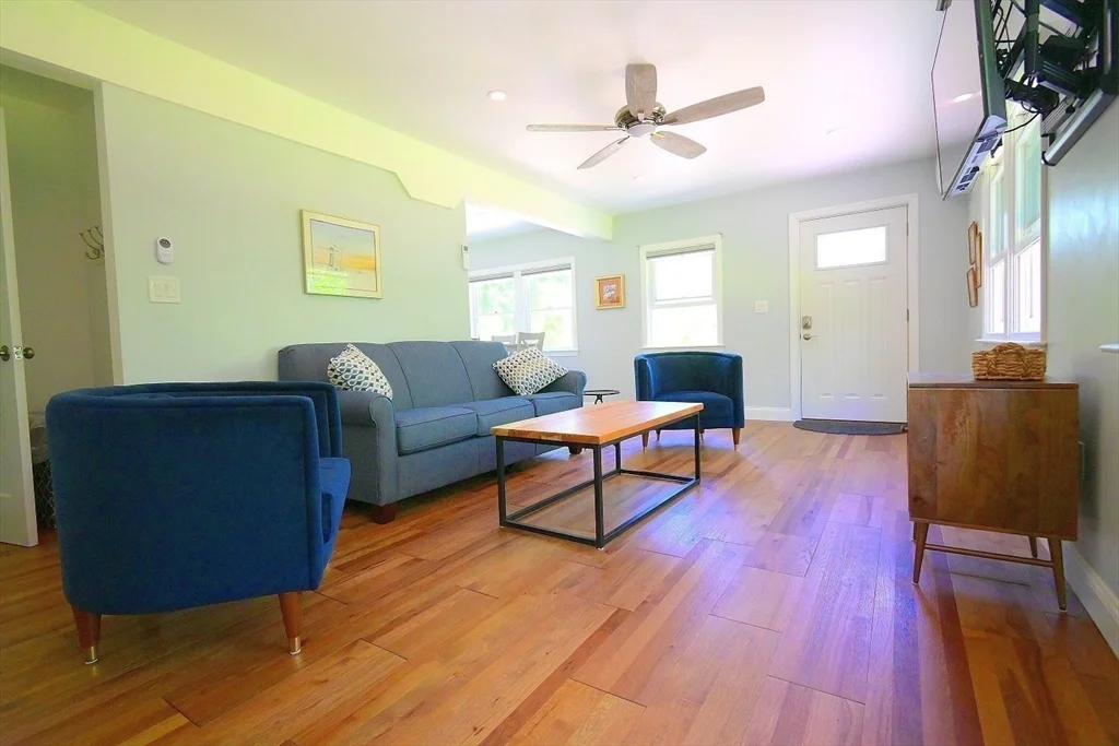1 bed, 1 bath apartment for rent at 241 Argilla Rd Unit B, Ipswich — photo 7 of 20