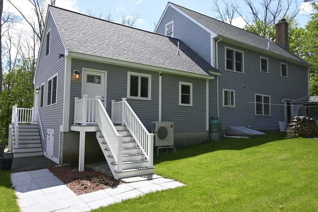 1 bed, 1 bath apartment for rent at 241 Argilla Rd Unit B, Ipswich — photo 17 of 18