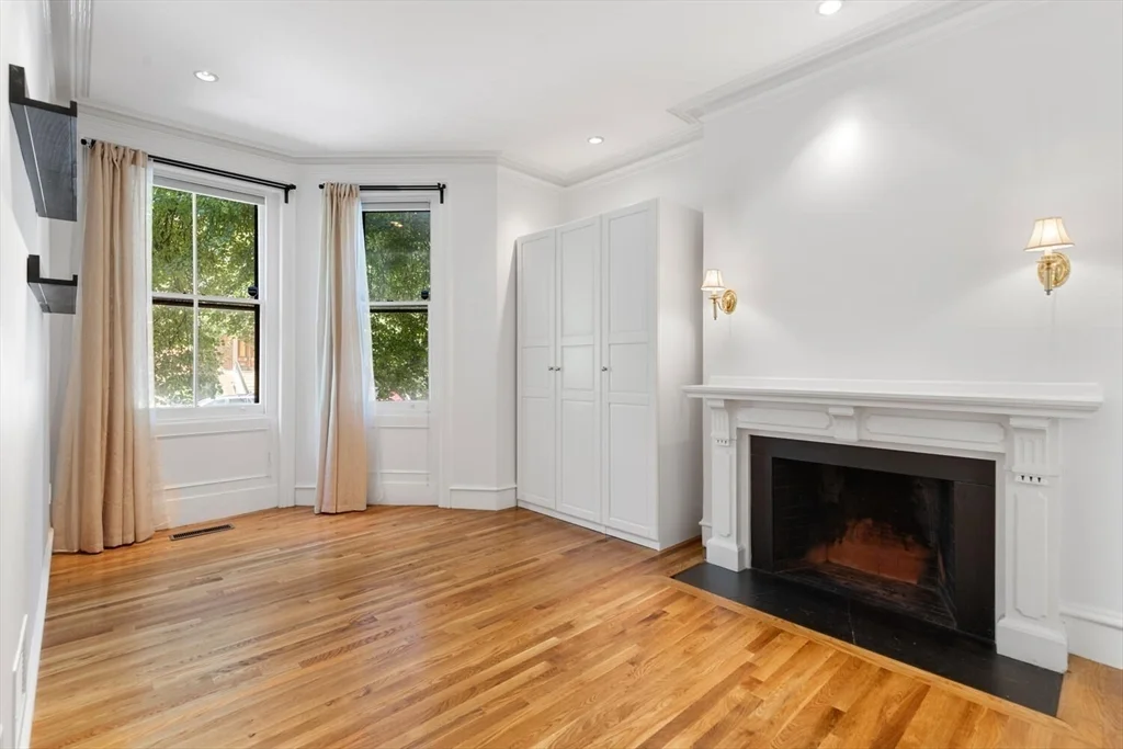 1 bed, 1 bath apartment for rent at 241 Beacon St Unit 1, Back Bay