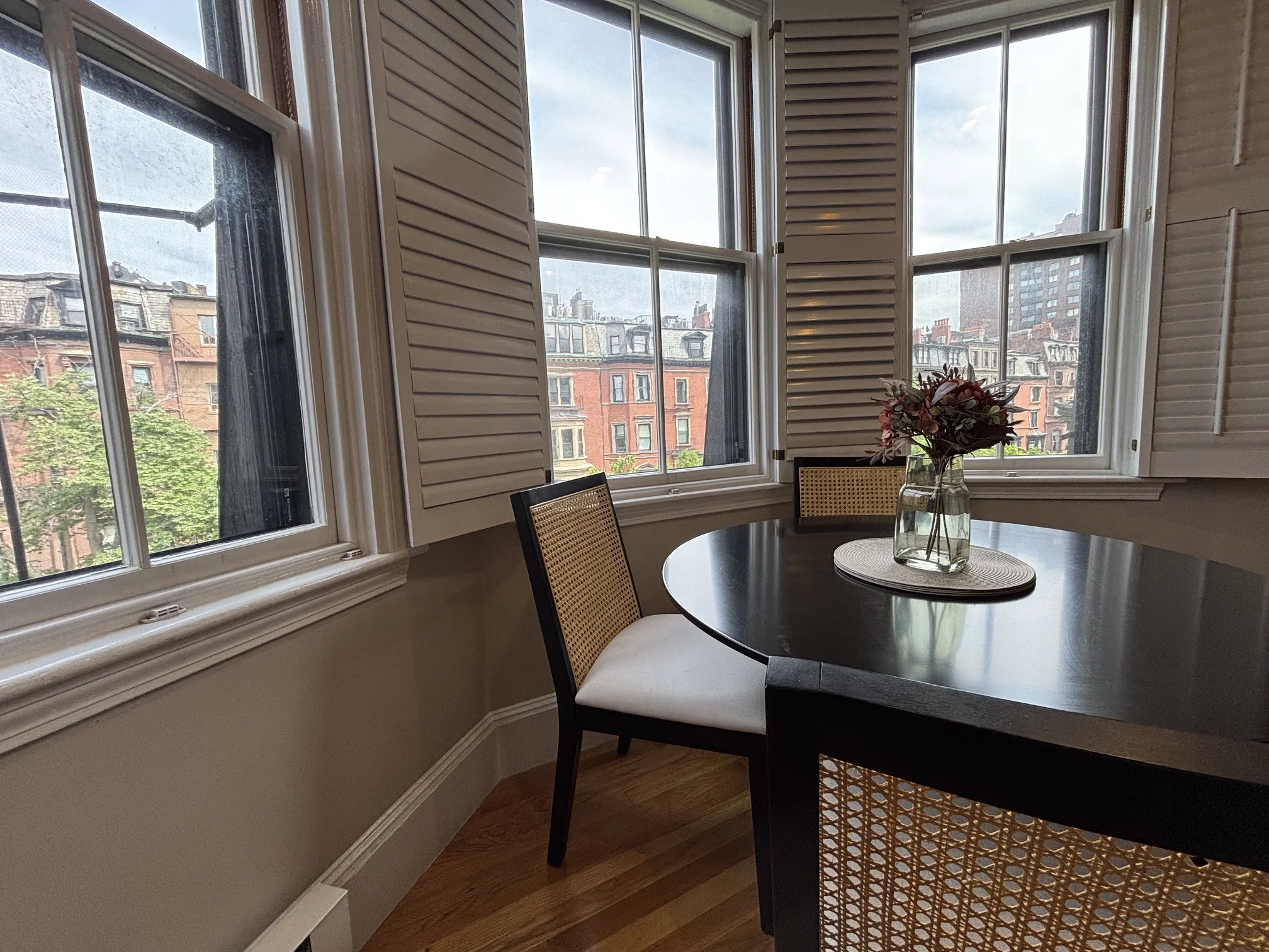 2 bed, 2 bath apartment for rent at 241 Beacon St Unit 5, Back Bay — photo 4 of 28