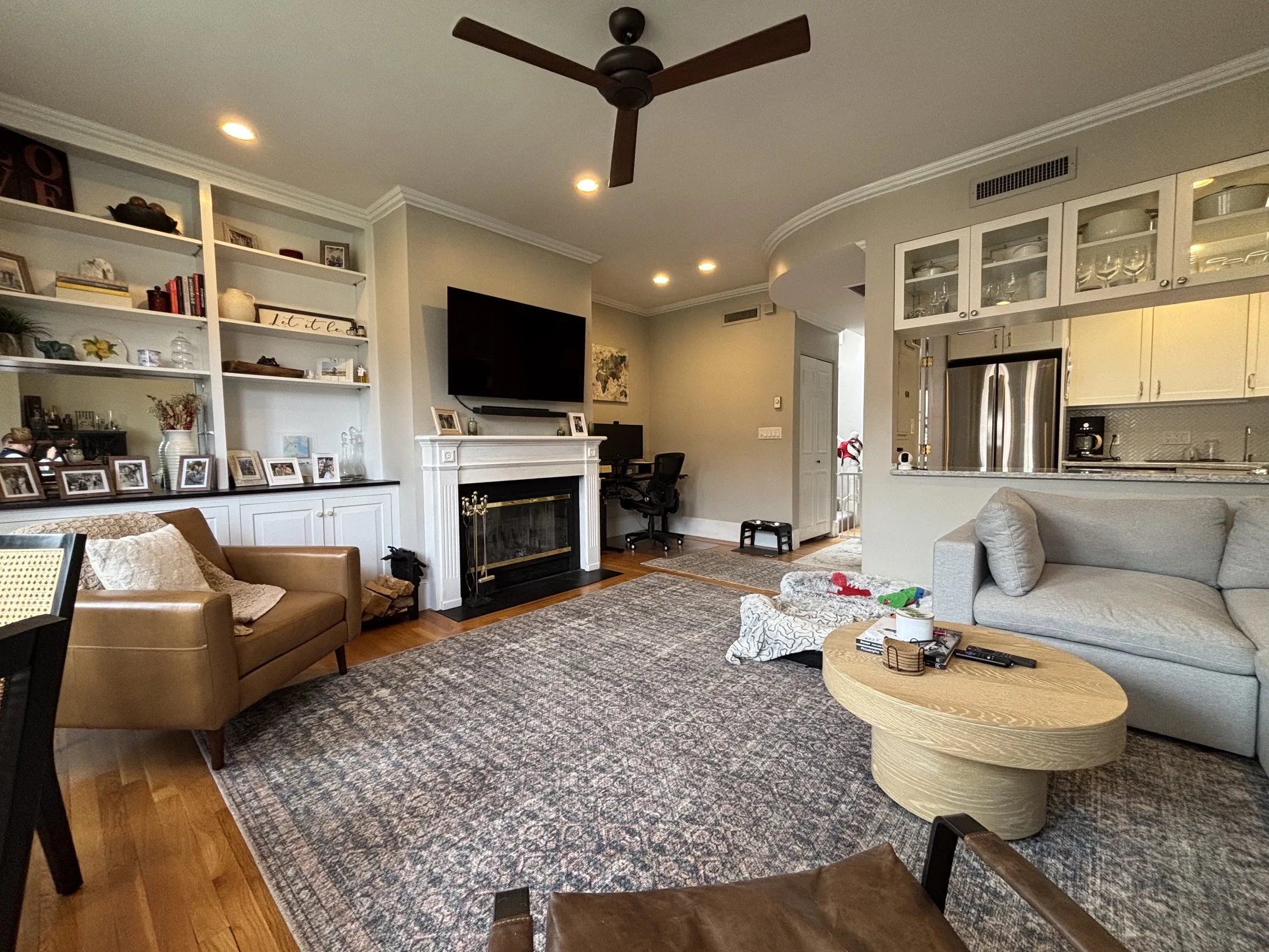 2 bed, 2 bath apartment for rent at 241 Beacon St Unit 5, Back Bay — photo 5 of 28