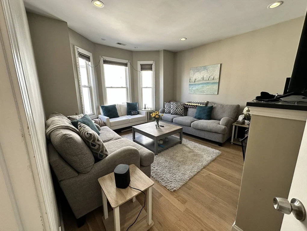 3 bed, 1 bath apartment for rent at 241 Emerson St Unit 0, South Boston — photo 4 of 8
