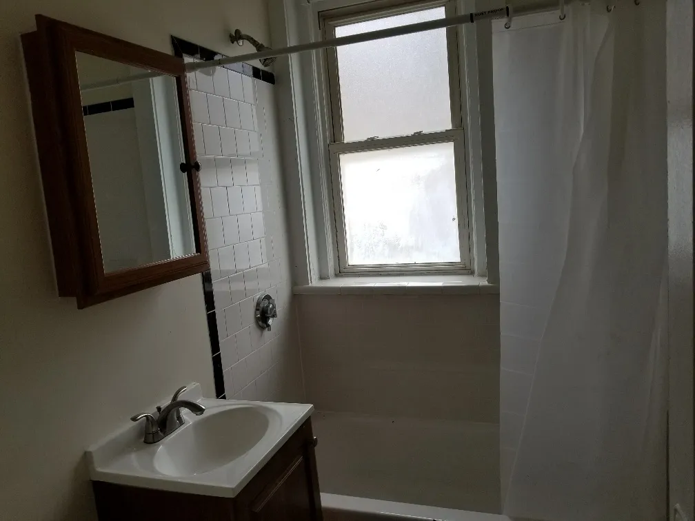 4 bed, 2 bath apartment for rent at 241 Freeman St Unit 4, North Brookline — photo 5 of 17
