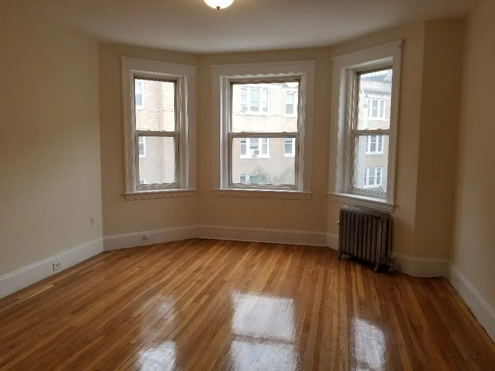 4 bed, 2 bath apartment for rent at 241 Freeman St Unit 4, North Brookline — photo 4 of 17