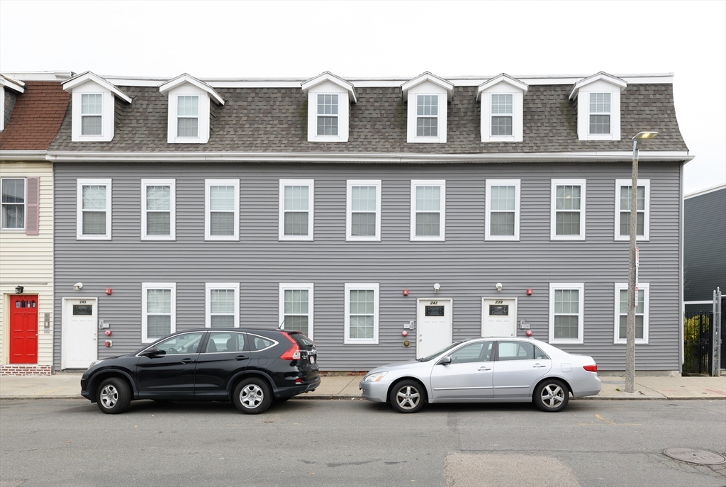 1 bed, 1 bath apartment for rent at 241 Havre Unit 1, East Boston