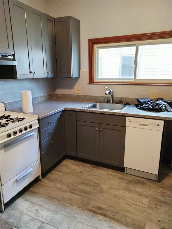 2 bed, 1 bath apartment for rent at 241 Highland Ave Unit 1, Spring Hill — photo 2 of 9