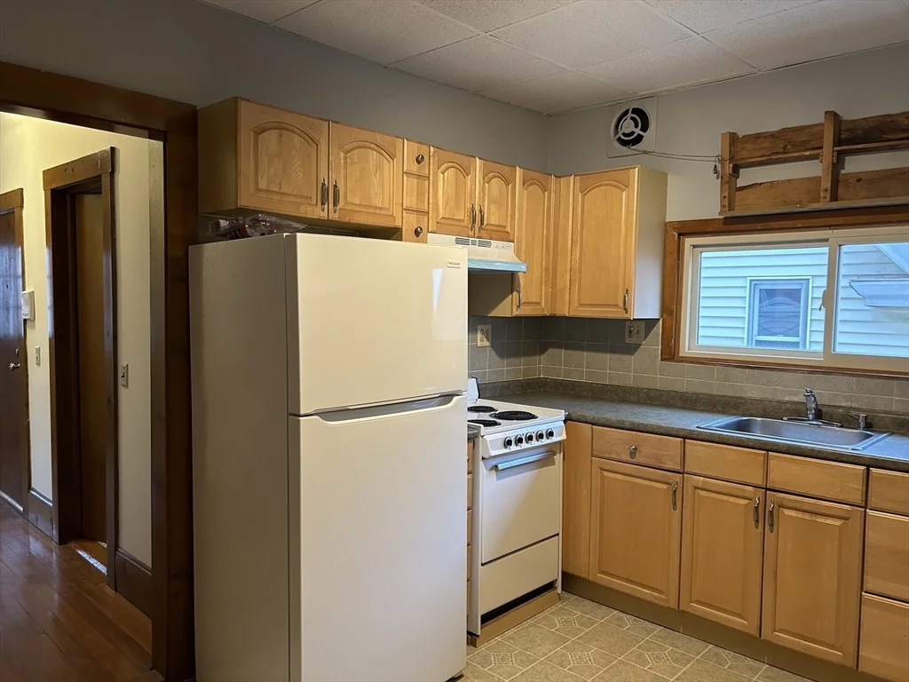 2 bed, 1 bath apartment for rent at 241 Highland Ave Unit 2, Spring Hill — photo 6 of 9