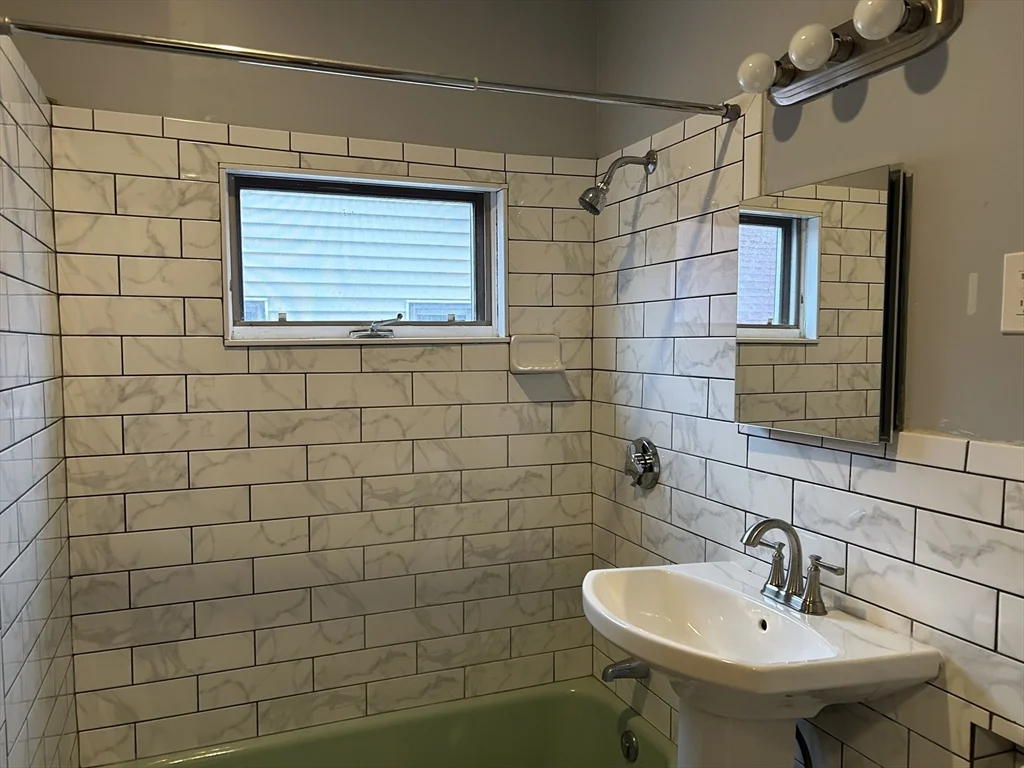 2 bed, 1 bath apartment for rent at 241 Highland Ave Unit 2, Spring Hill — photo 2 of 9