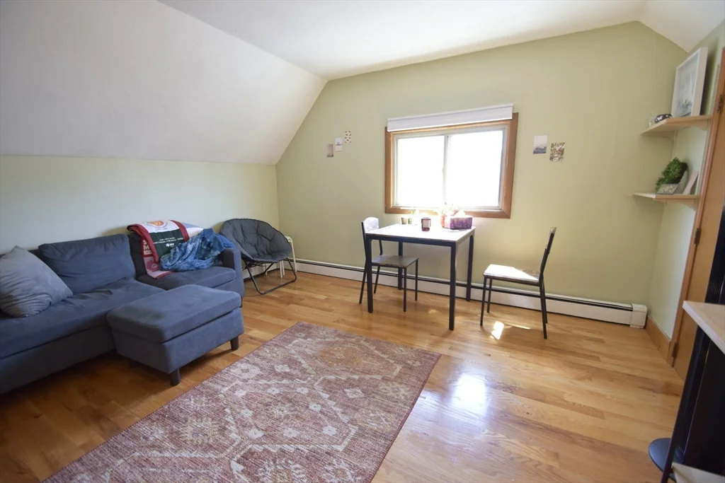 2 bed, 1 bath apartment for rent at 241 Highland Ave Unit 3, Spring Hill