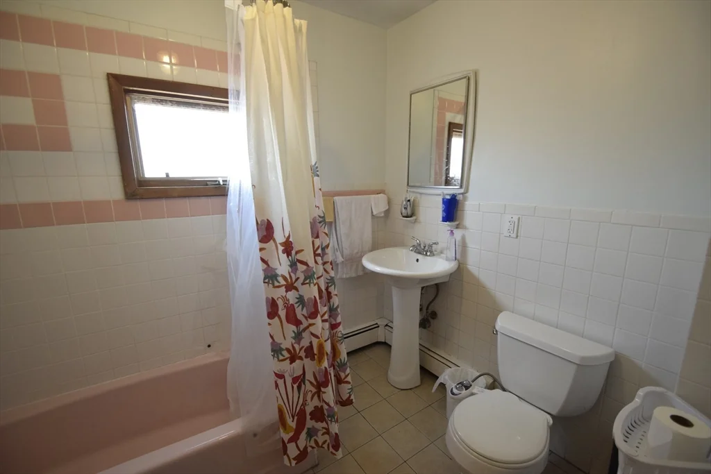 2 bed, 1 bath apartment for rent at 241 Highland Ave Unit 3, Spring Hill — photo 6 of 10