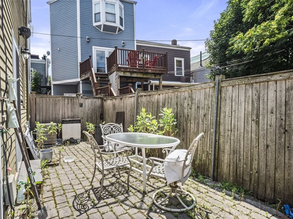 3 bed, 1 bath apartment for rent at 241 K Unit 241, South Boston — photo 31 of 37