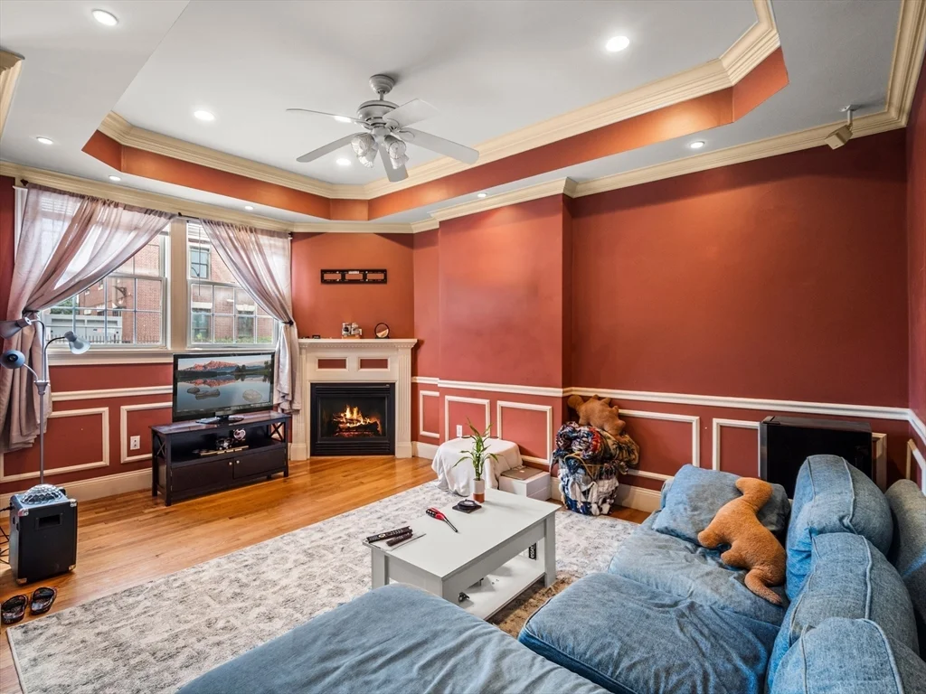 3 bed, 1 bath apartment for rent at 241 K Unit 241, South Boston — photo 4 of 37