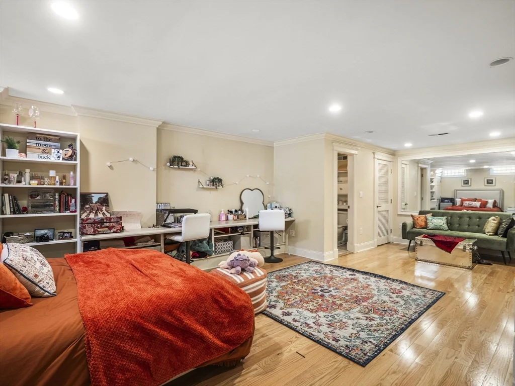 3 bed, 1 bath apartment for rent at 241 K Unit 241, South Boston — photo 14 of 37