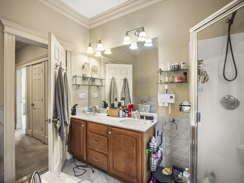 3 bed, 1 bath apartment for rent at 241 K Unit 241, South Boston — photo 26 of 37