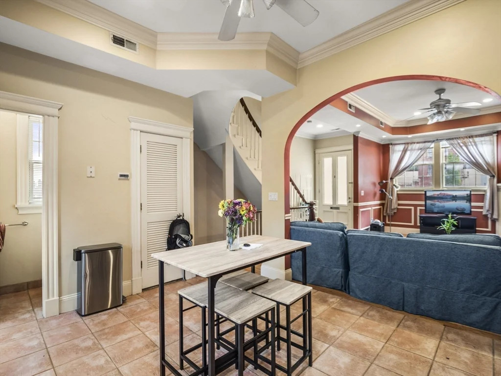 3 bed, 1 bath apartment for rent at 241 K Unit 241, South Boston — photo 17 of 37