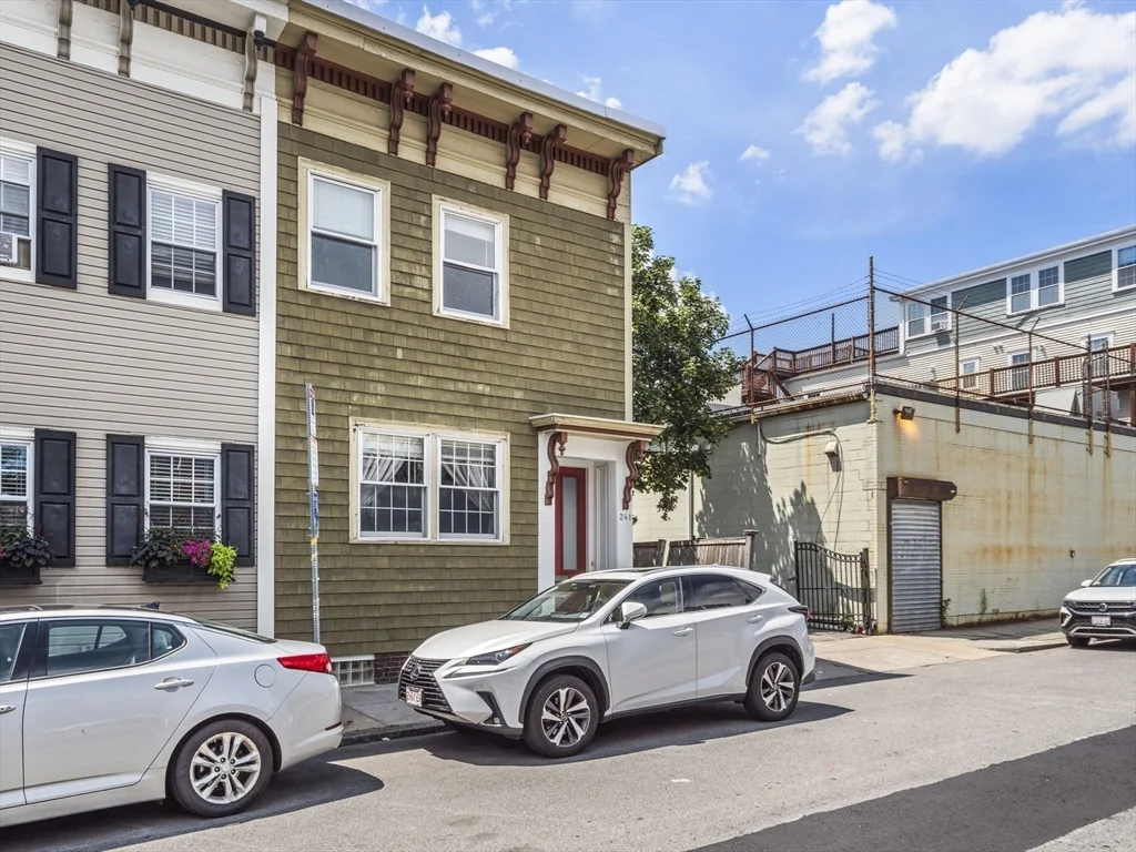 3 bed, 1 bath apartment for rent at 241 K Unit 241, South Boston — photo 29 of 37