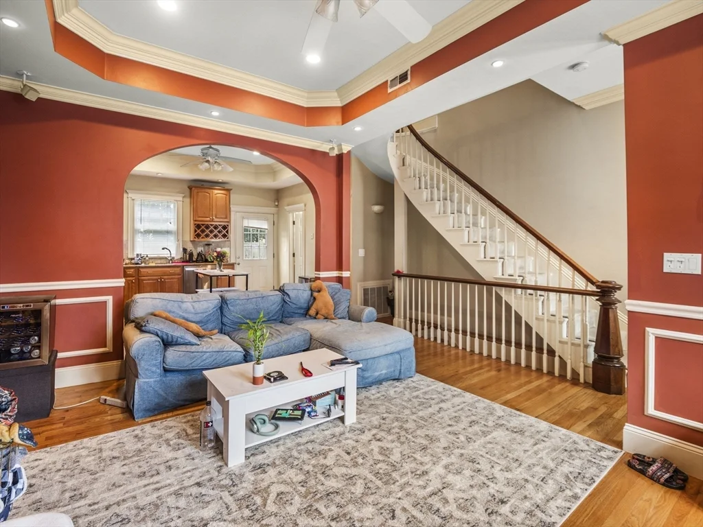 3 bed, 1 bath apartment for rent at 241 K Unit 241, South Boston — photo 2 of 37