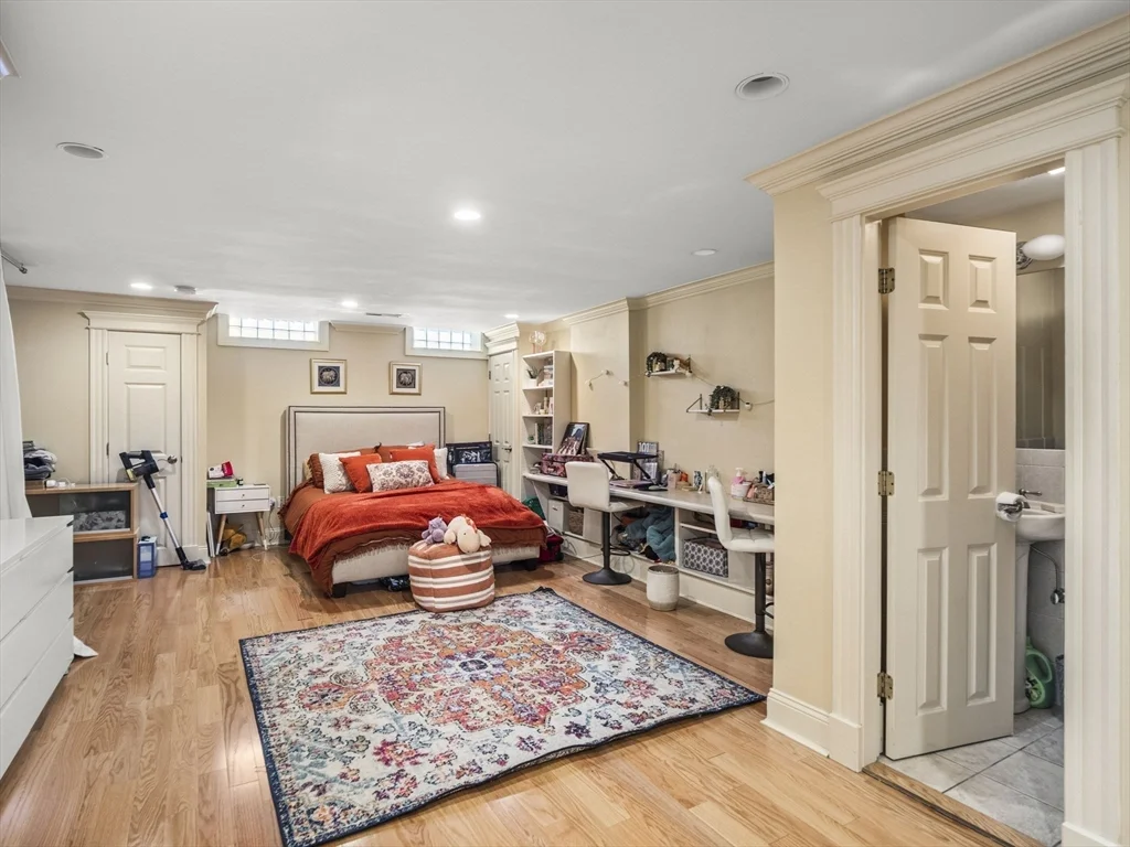 3 bed, 1 bath apartment for rent at 241 K Unit 241, South Boston — photo 11 of 37