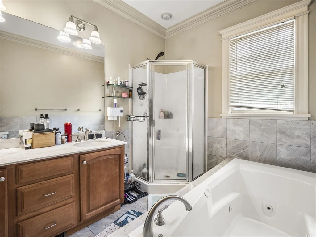 3 bed, 1 bath apartment for rent at 241 K Unit 241, South Boston — photo 25 of 37