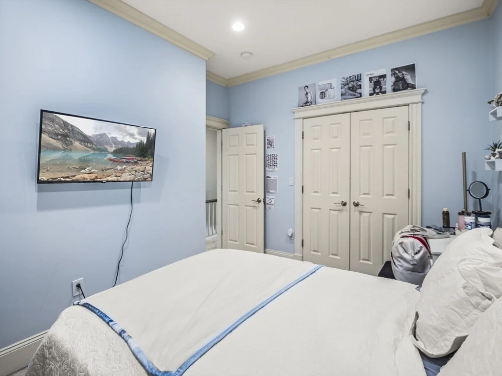 3 bed, 1 bath apartment for rent at 241 K Unit 241, South Boston — photo 24 of 37