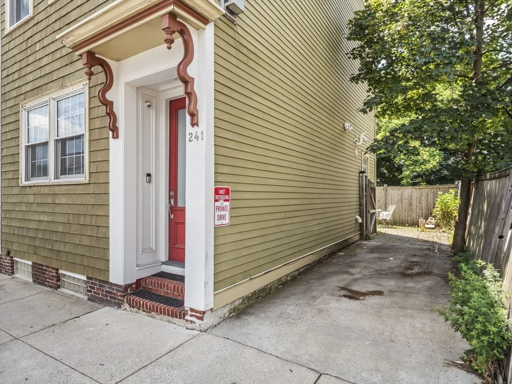 3 bed, 1 bath apartment for rent at 241 K Unit 241, South Boston — photo 30 of 37