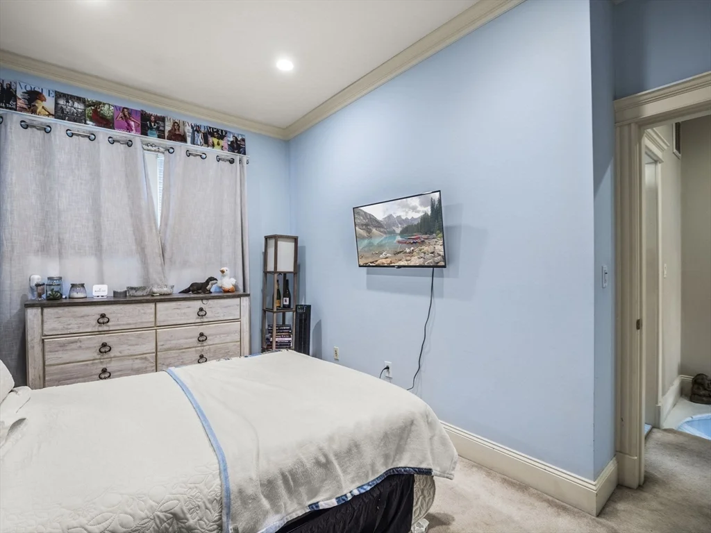 3 bed, 1 bath apartment for rent at 241 K Unit 241, South Boston — photo 22 of 37