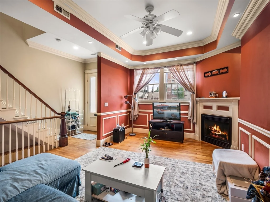 3 bed, 1 bath apartment for rent at 241 K Unit 241, South Boston — photo 5 of 37