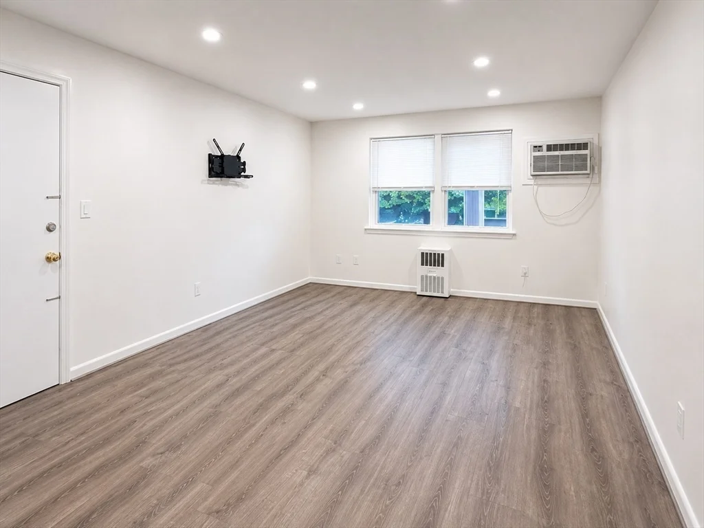 1 bed, 1 bath apartment for rent at 241 Main St Unit C9, Reading — photo 3 of 6
