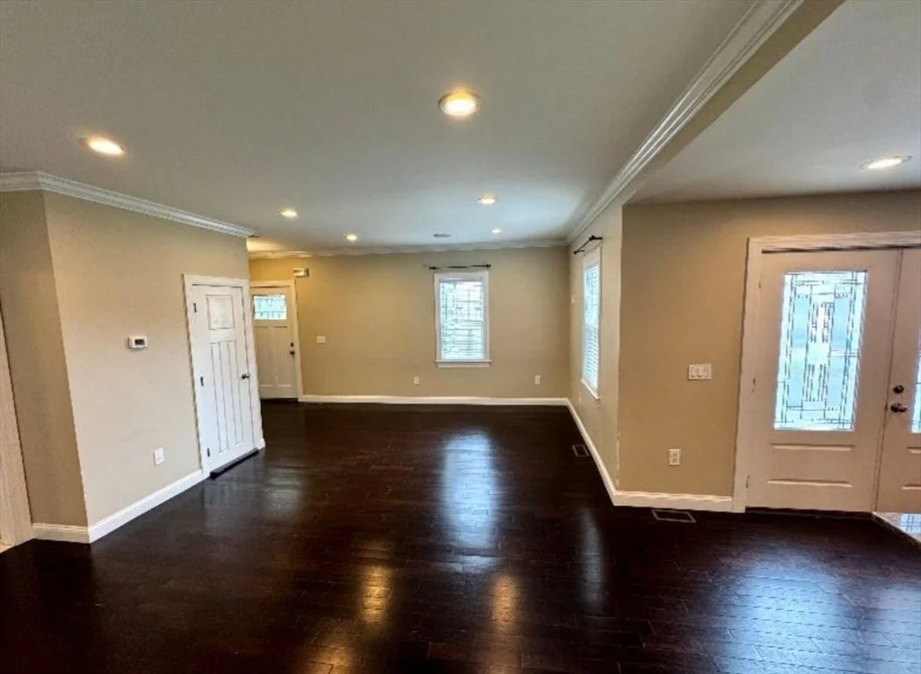 3 bed, 2 bath apartment for rent at 241 North St Unit 241, Salem — photo 9 of 23