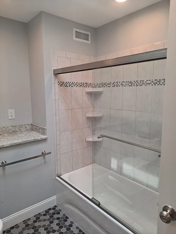 3 bed, 2 bath apartment for rent at 241 North St Unit 241, Salem — photo 17 of 23