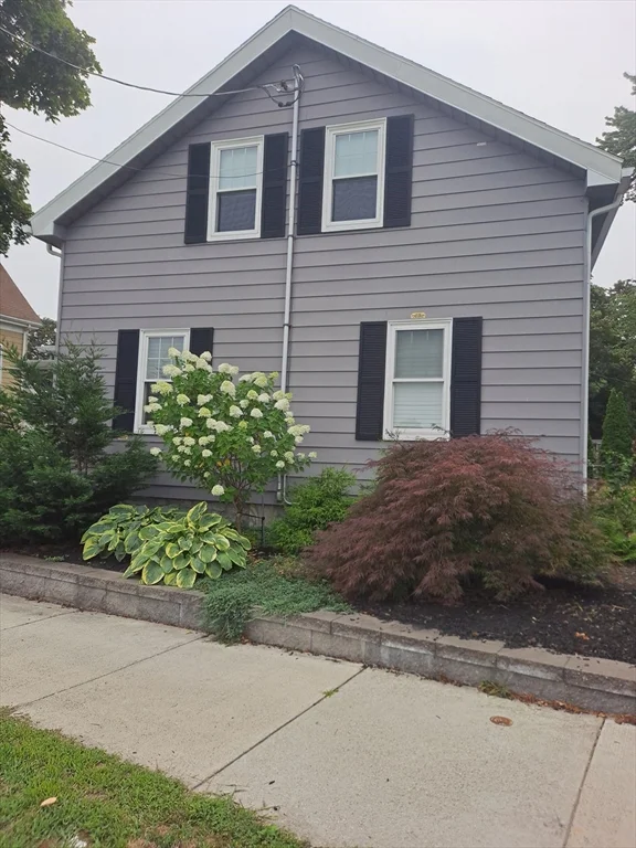3 bed, 2 bath apartment for rent at 241 North St Unit 241, Salem — photo 1 of 23