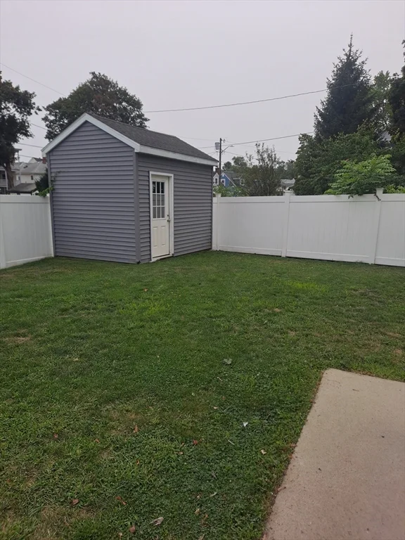 3 bed, 2 bath apartment for rent at 241 North St Unit 241, Salem — photo 3 of 23
