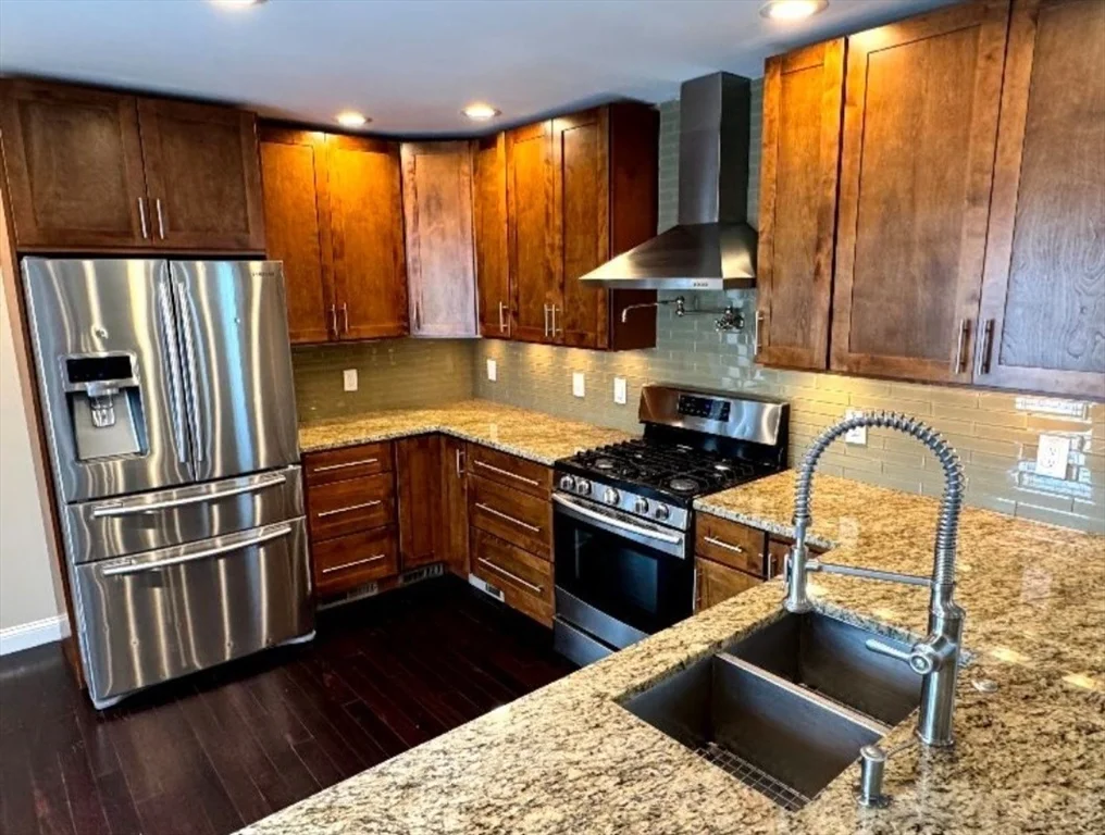 3 bed, 2 bath apartment for rent at 241 North St Unit 241, Salem — photo 5 of 23