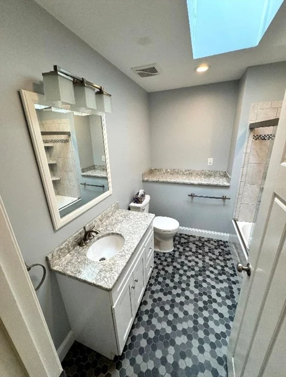 3 bed, 2 bath apartment for rent at 241 North St Unit 241, Salem — photo 15 of 23